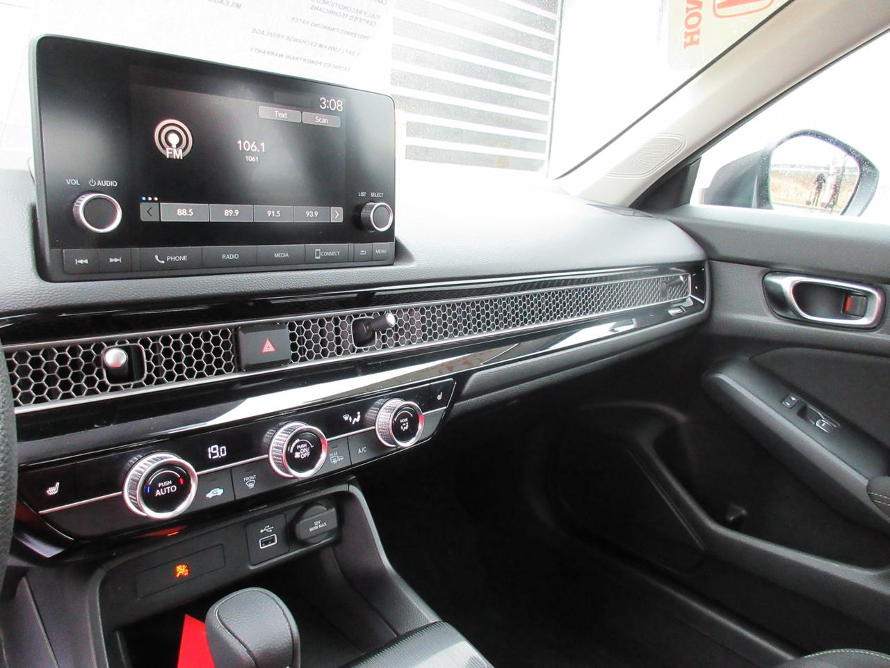2022 Honda Civic LX 4dr Sedan Photo