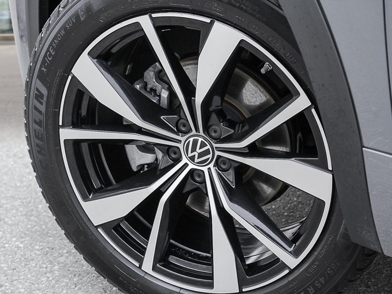 2026 Volkswagen Atlas Cross Sport Execline Photo