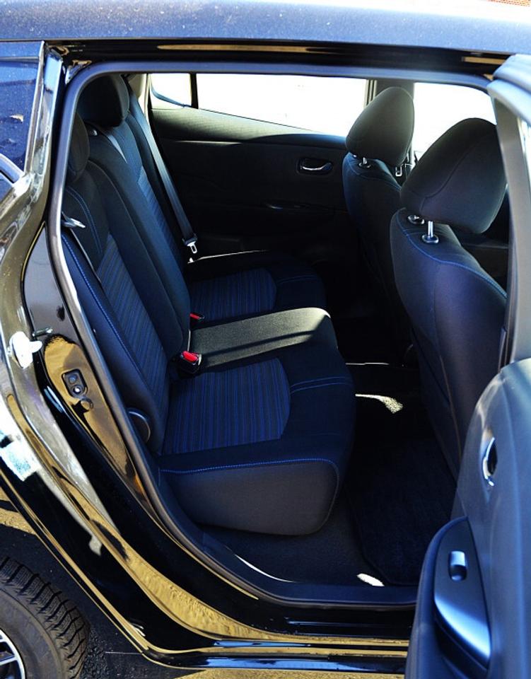 2018 Nissan Leaf S 4dr Hatchback Automatic Photo