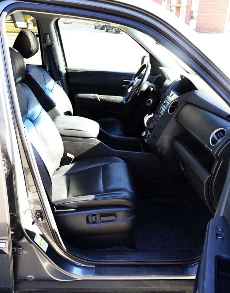 2010 Honda Pilot Touring 4dr 4x4 Automatic Photo