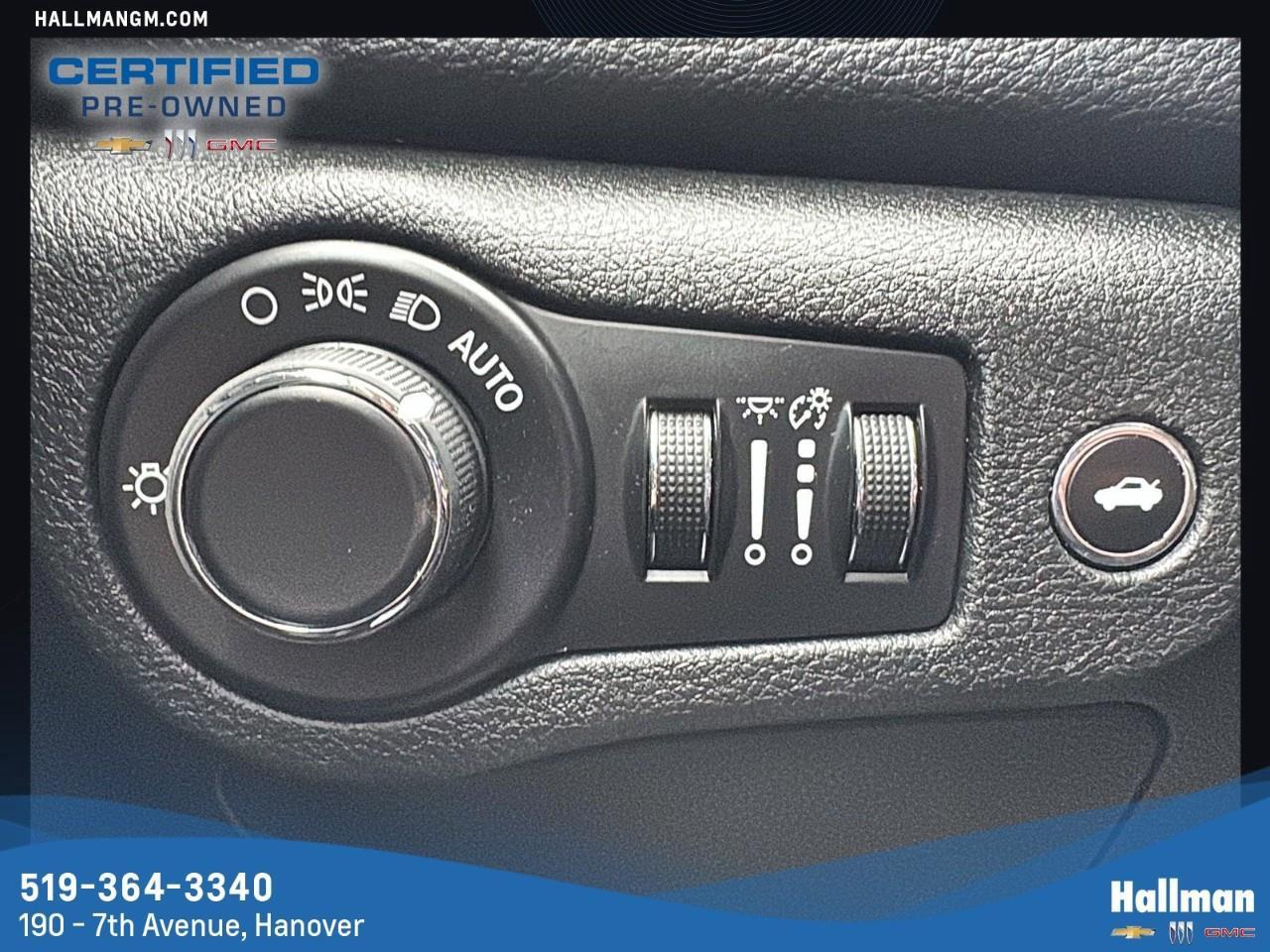 2015 Chrysler 200 LX 4dr Front-wheel Drive Sedan Photo