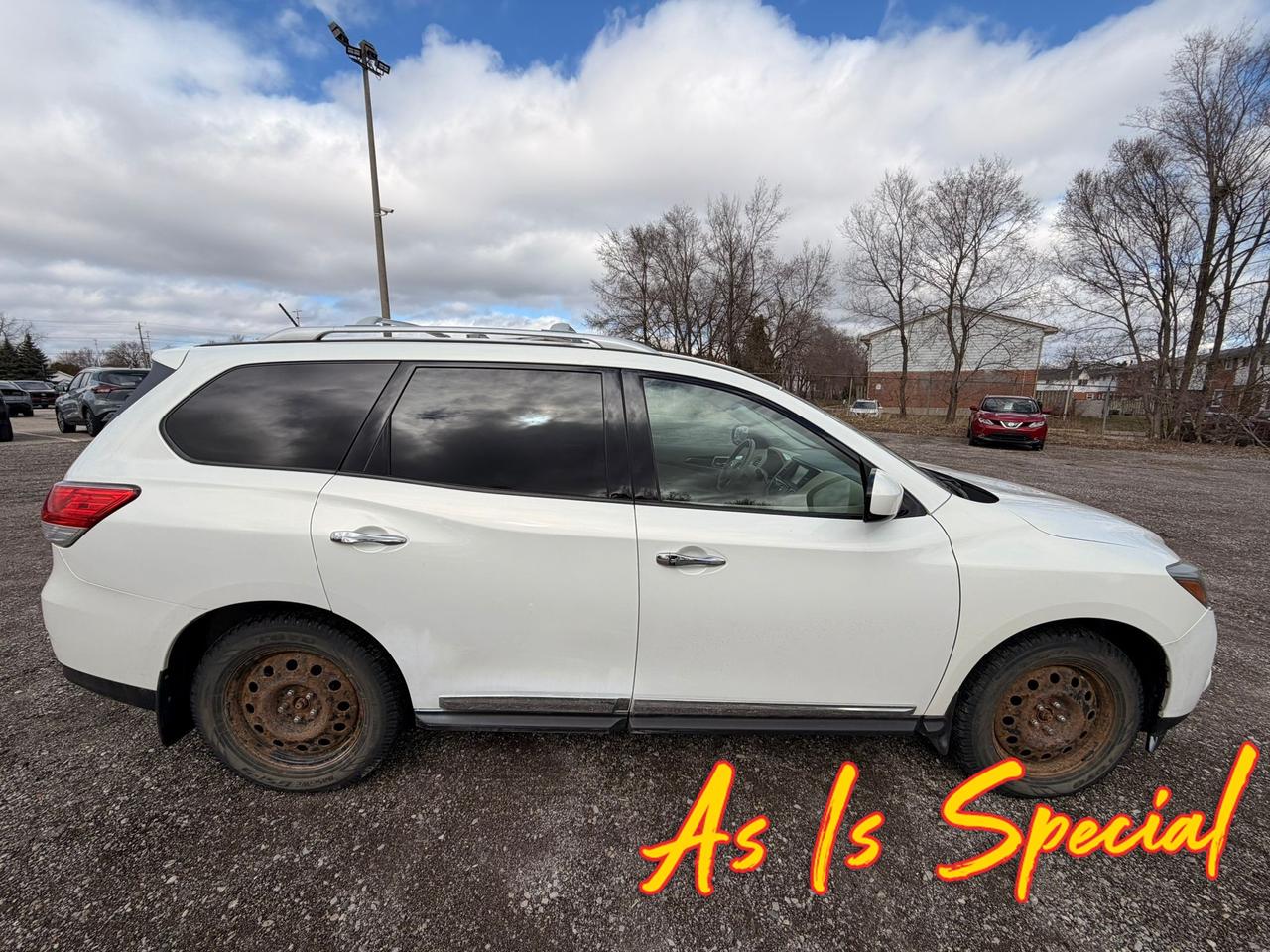 2014 Nissan Pathfinder SL 4dr 4x4 Photo