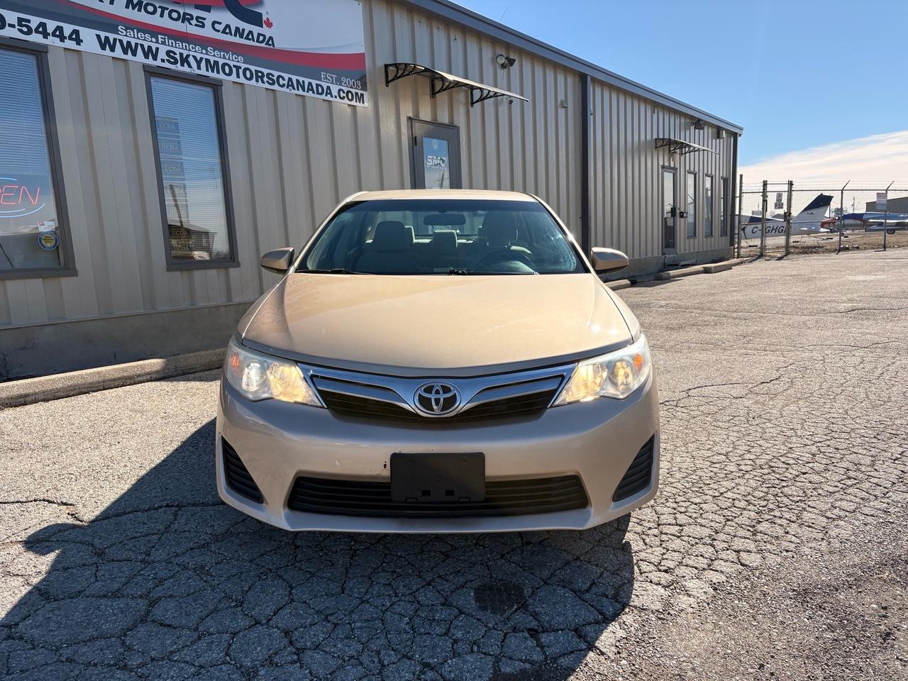 2012 Toyota Camry 4dr Sdn I4 Auto LE Photo