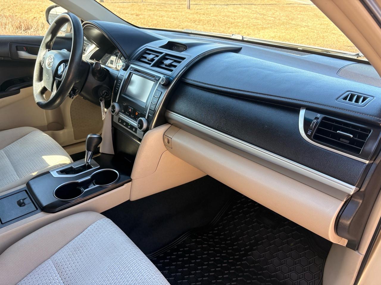 2012 Toyota Camry 4dr Sdn I4 Auto LE Photo