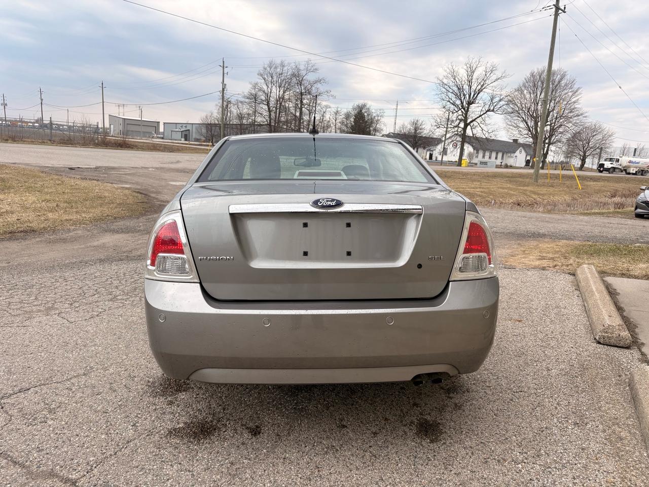2009 Ford Fusion SEL, Rust and Accident Free, Low Mileage, 4 Cyl Photo4