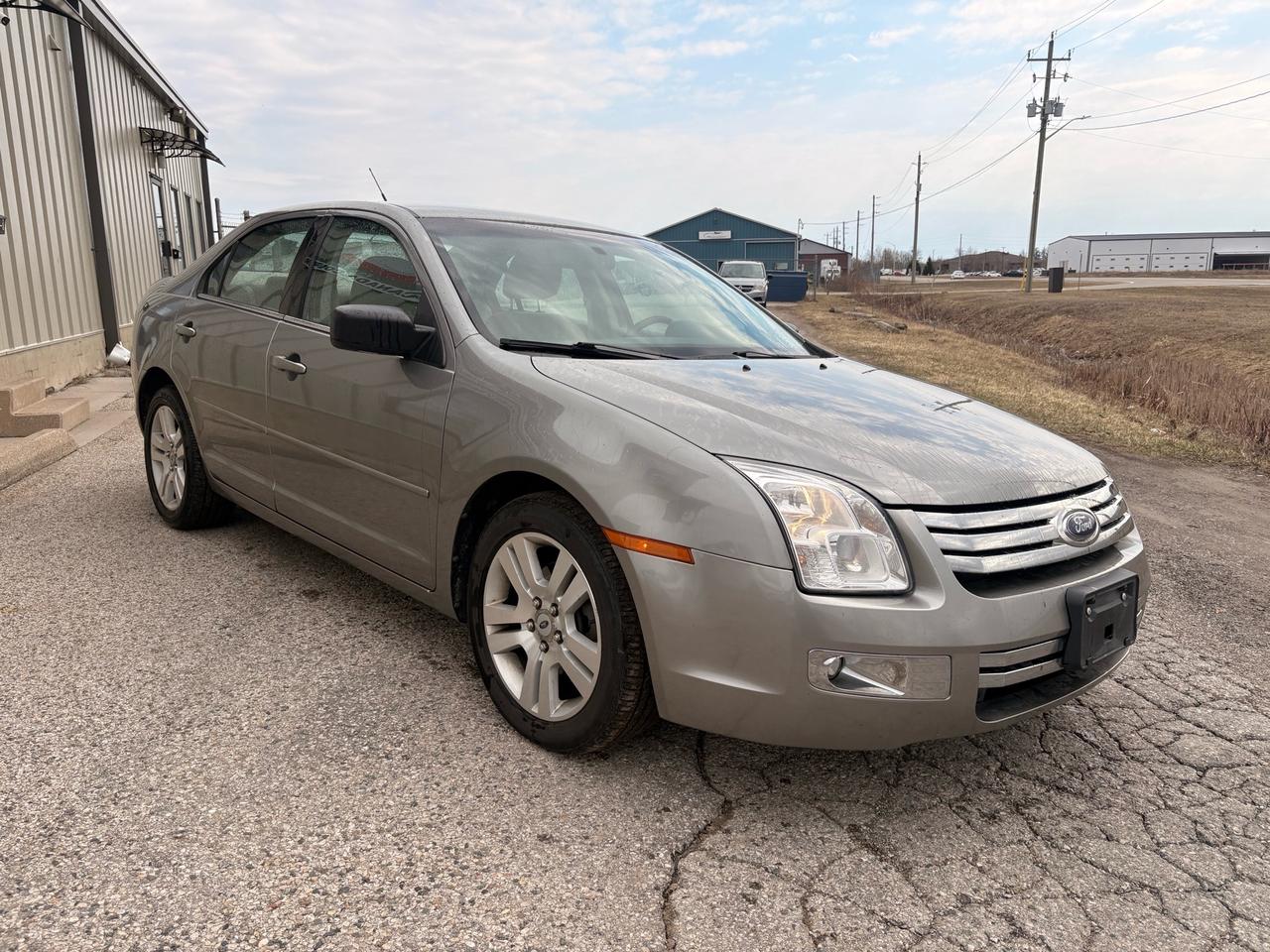 2009 Ford Fusion SEL, Rust and Accident Free, Low Mileage, 4 Cyl Photo