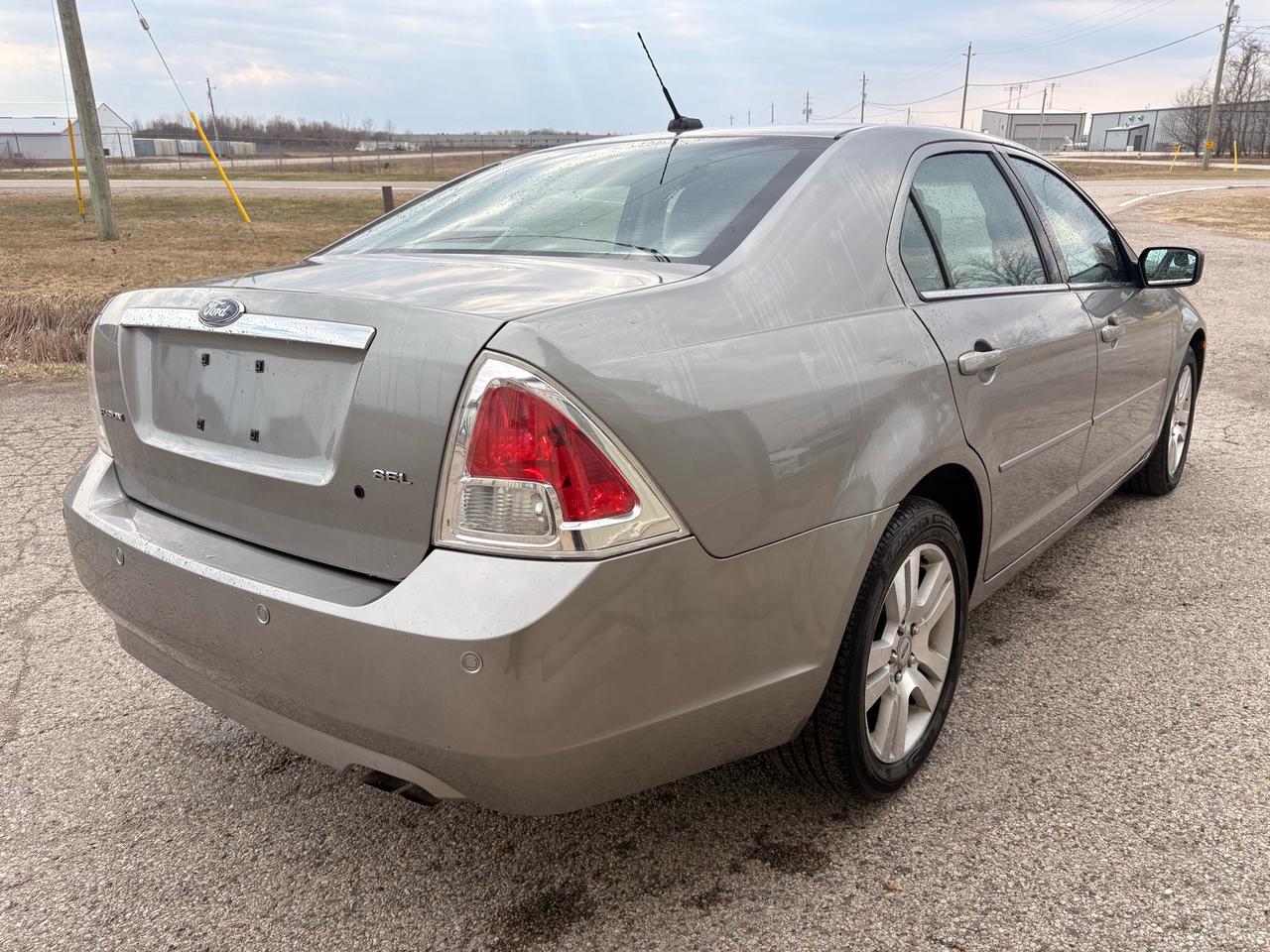 2009 Ford Fusion SEL, Rust and Accident Free, Low Mileage, 4 Cyl Photo