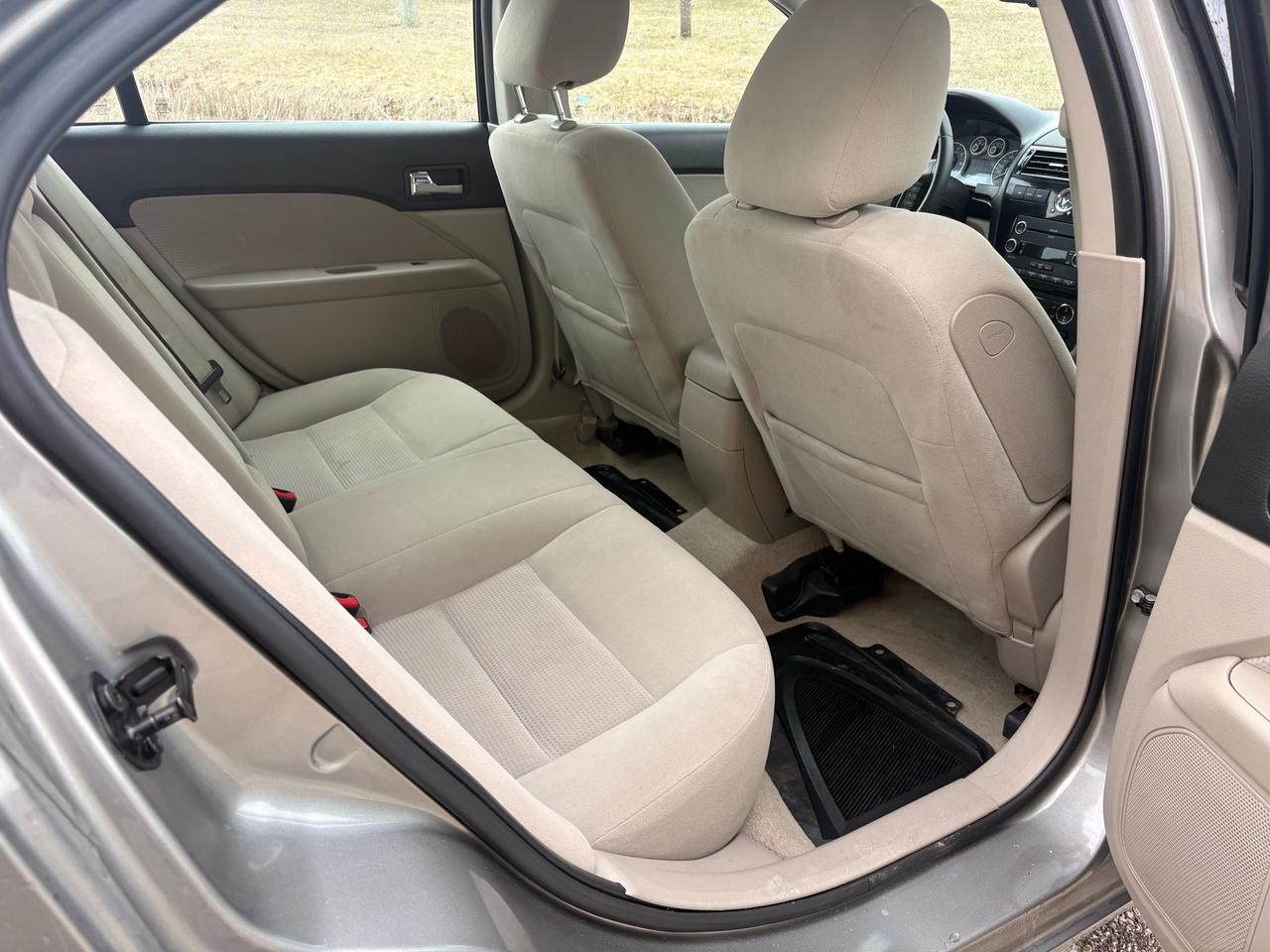 2009 Ford Fusion SEL, Rust and Accident Free, Low Mileage, 4 Cyl Photo
