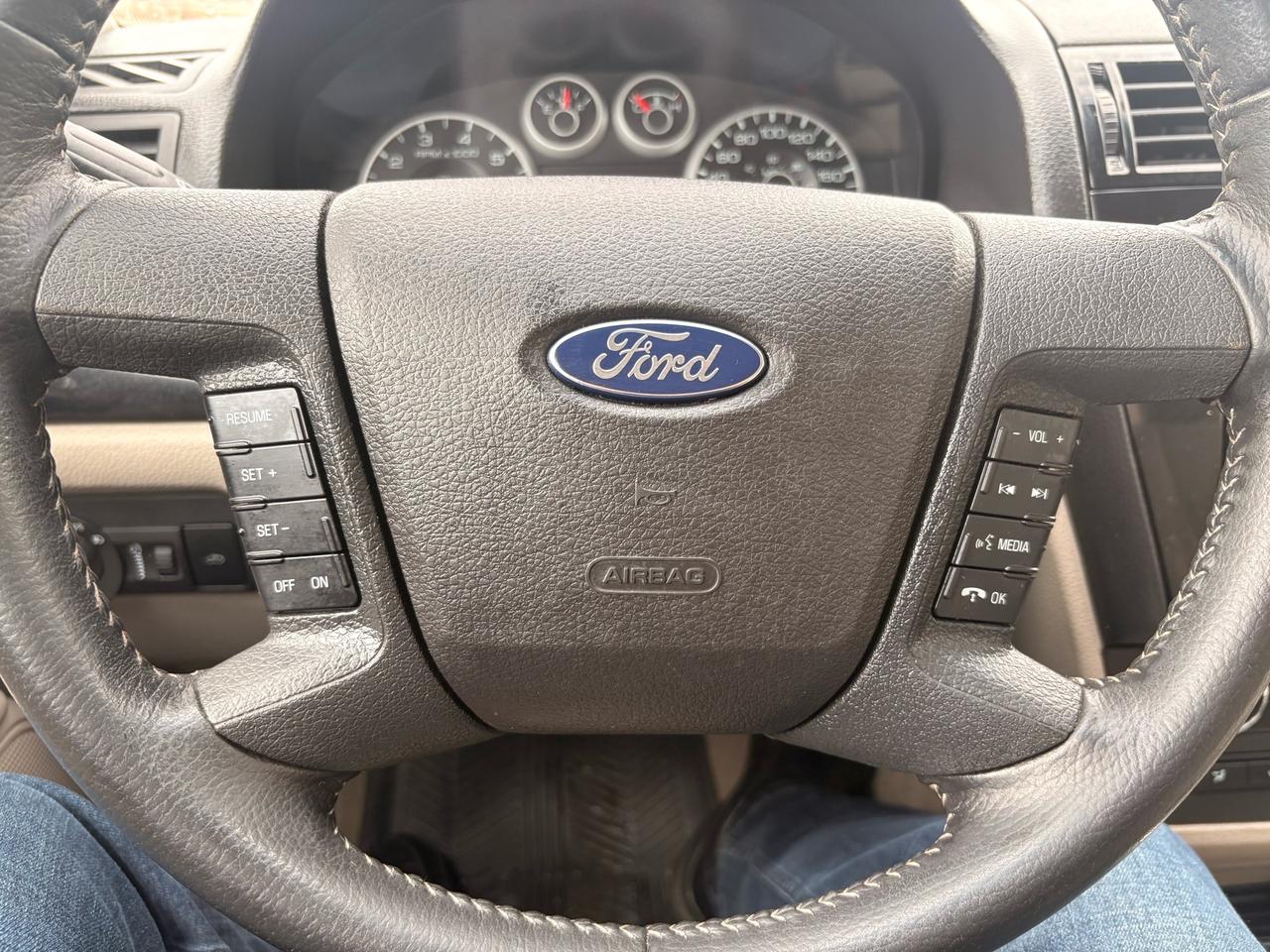 2009 Ford Fusion SEL, Rust and Accident Free, Low Mileage, 4 Cyl Photo