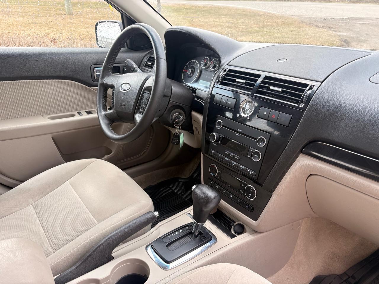 2009 Ford Fusion SEL, Rust and Accident Free, Low Mileage, 4 Cyl Photo