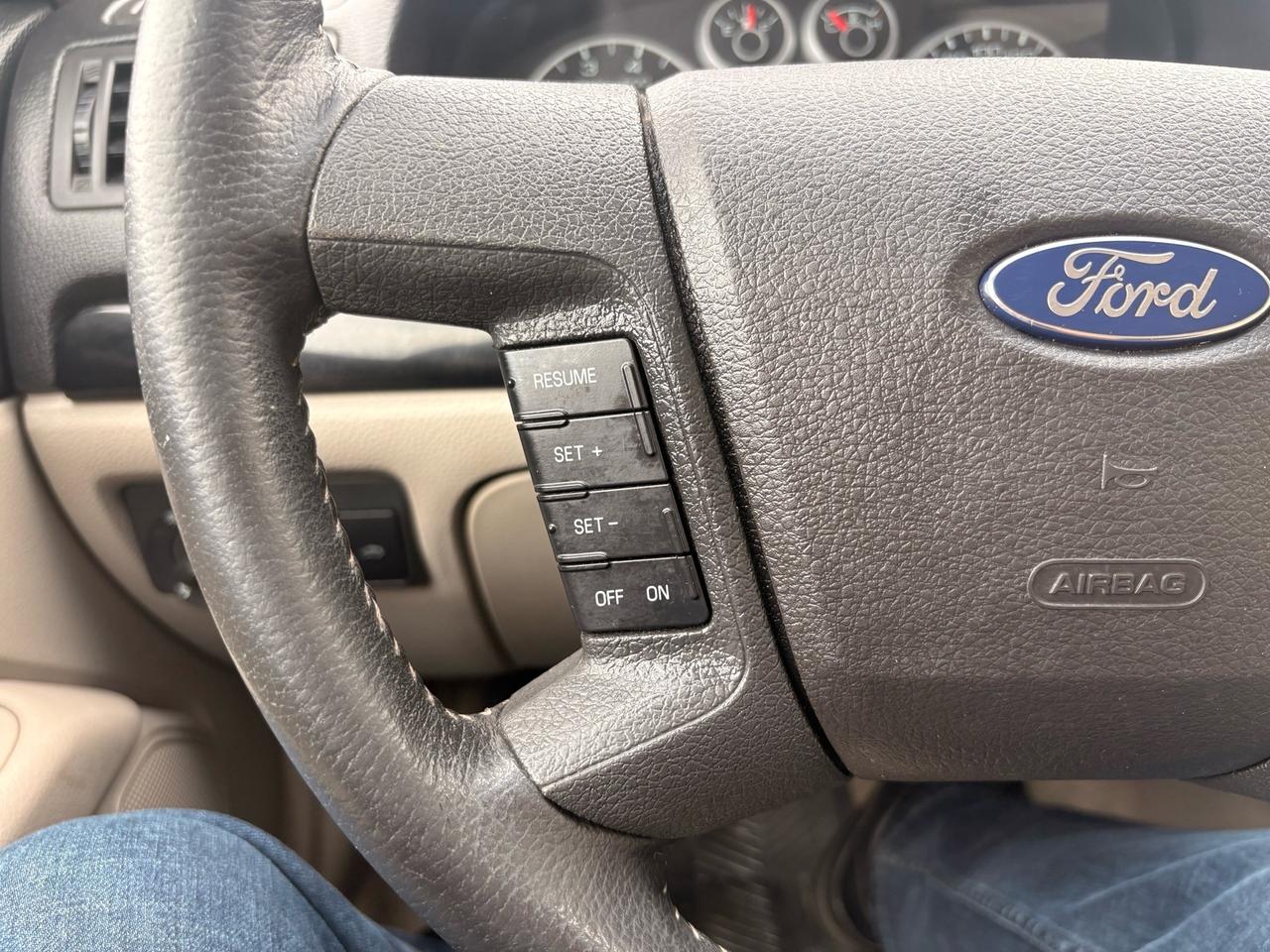 2009 Ford Fusion SEL, Rust and Accident Free, Low Mileage, 4 Cyl Photo