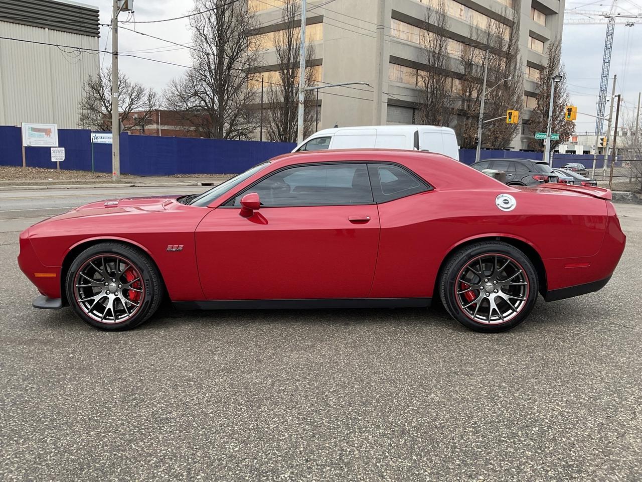 2015 Dodge Challenger SRT 392 - LTHR! NAV! BACK-UP CAM! BSM! COOLED SEAT Photo3