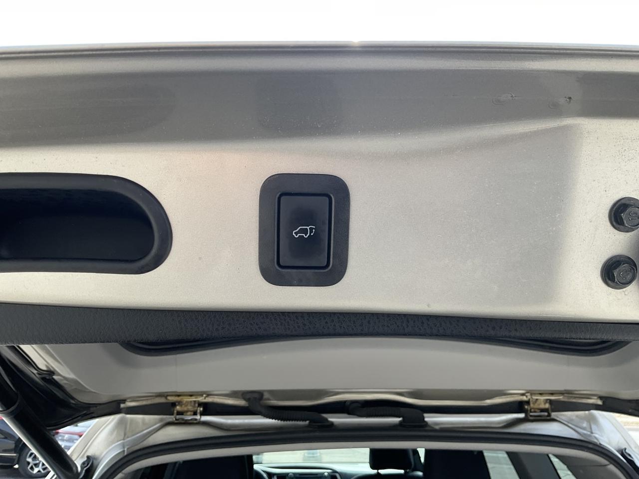 2015 Toyota Highlander Limited AWD V6 - LTHR! NAV! BACK-UP CAM! BSM! 7 PA Photo