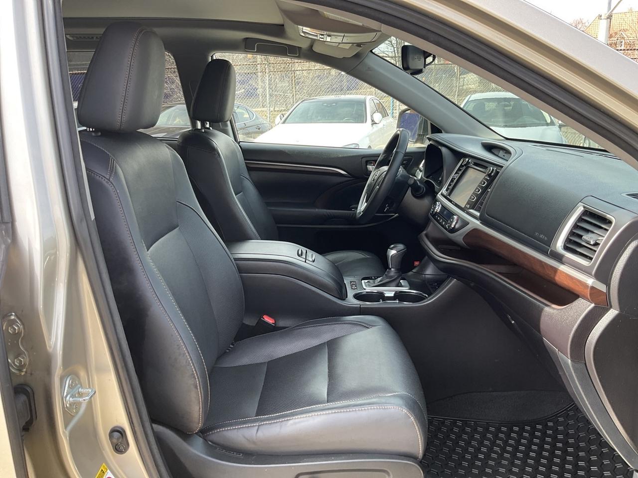 2015 Toyota Highlander Limited AWD V6 - LTHR! NAV! BACK-UP CAM! BSM! 7 PA Photo