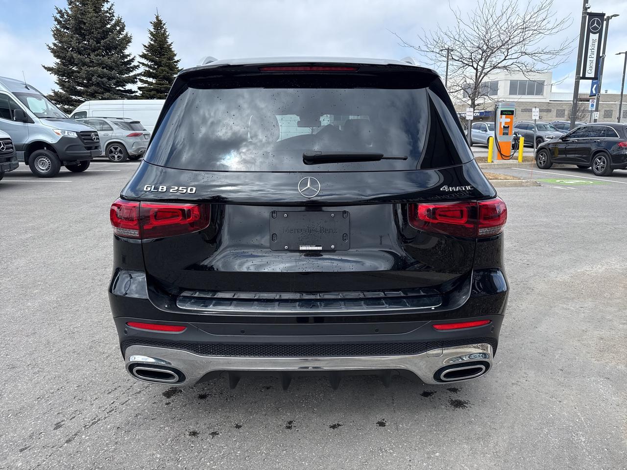 2022 Mercedes-Benz GLB 360 Cam Navi Sport Pkg AMG Line Trim Photo