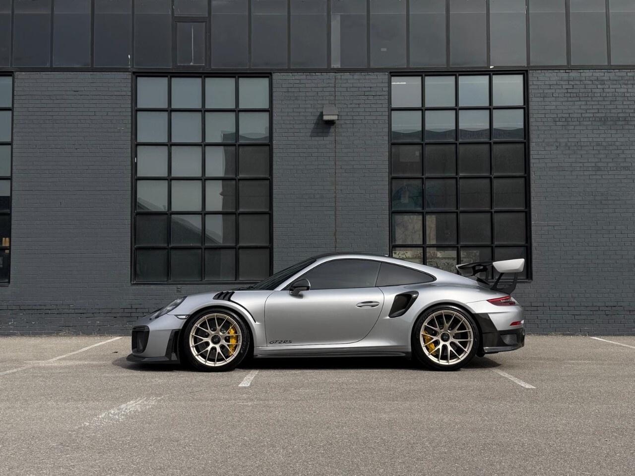 2018 Porsche 911 GT2 RS Coupe Photo