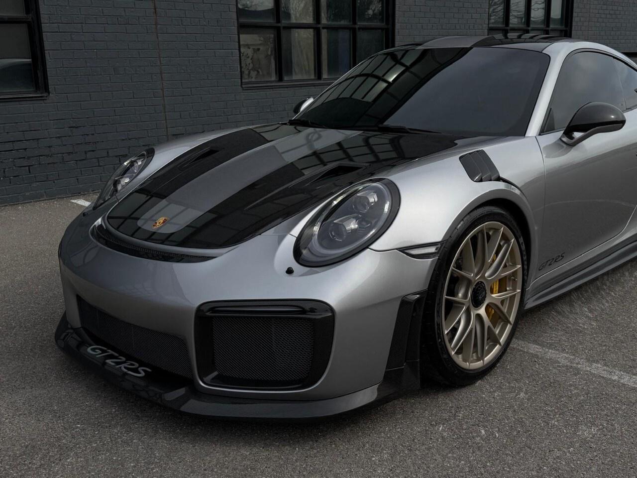 2018 Porsche 911 GT2 RS Coupe Photo