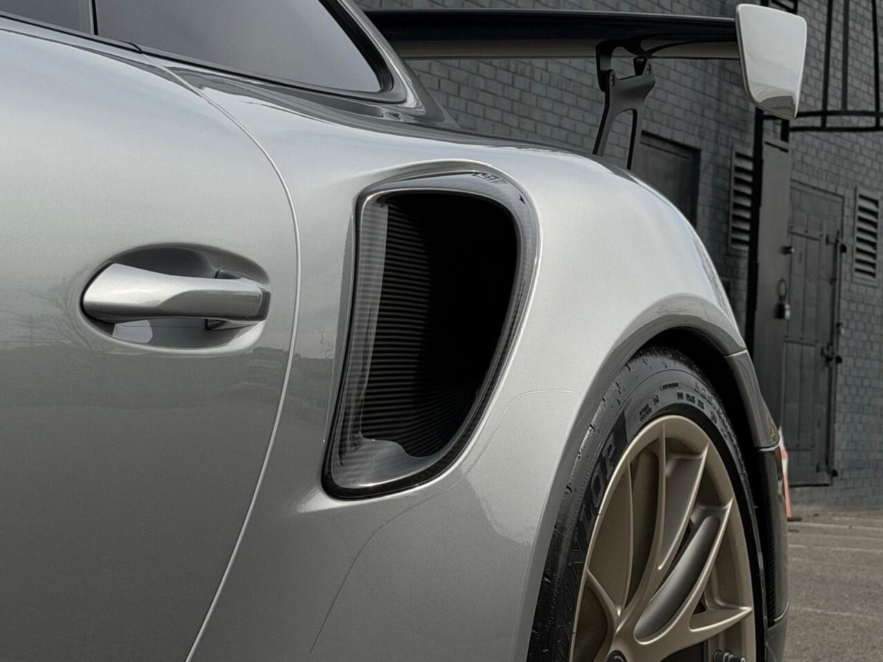 2018 Porsche 911 GT2 RS Coupe Photo