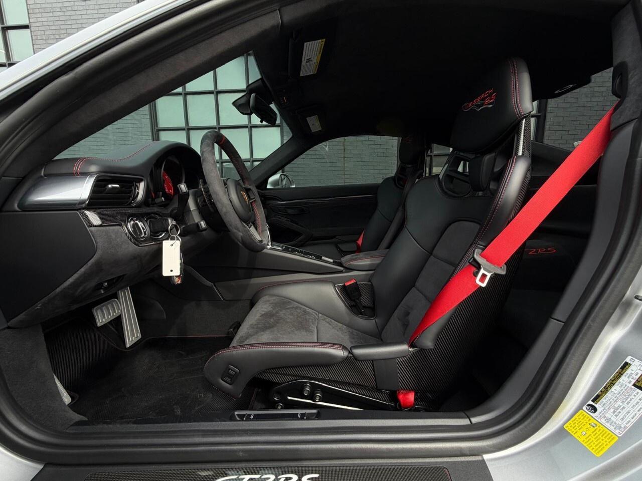 2018 Porsche 911 GT2 RS Coupe Photo