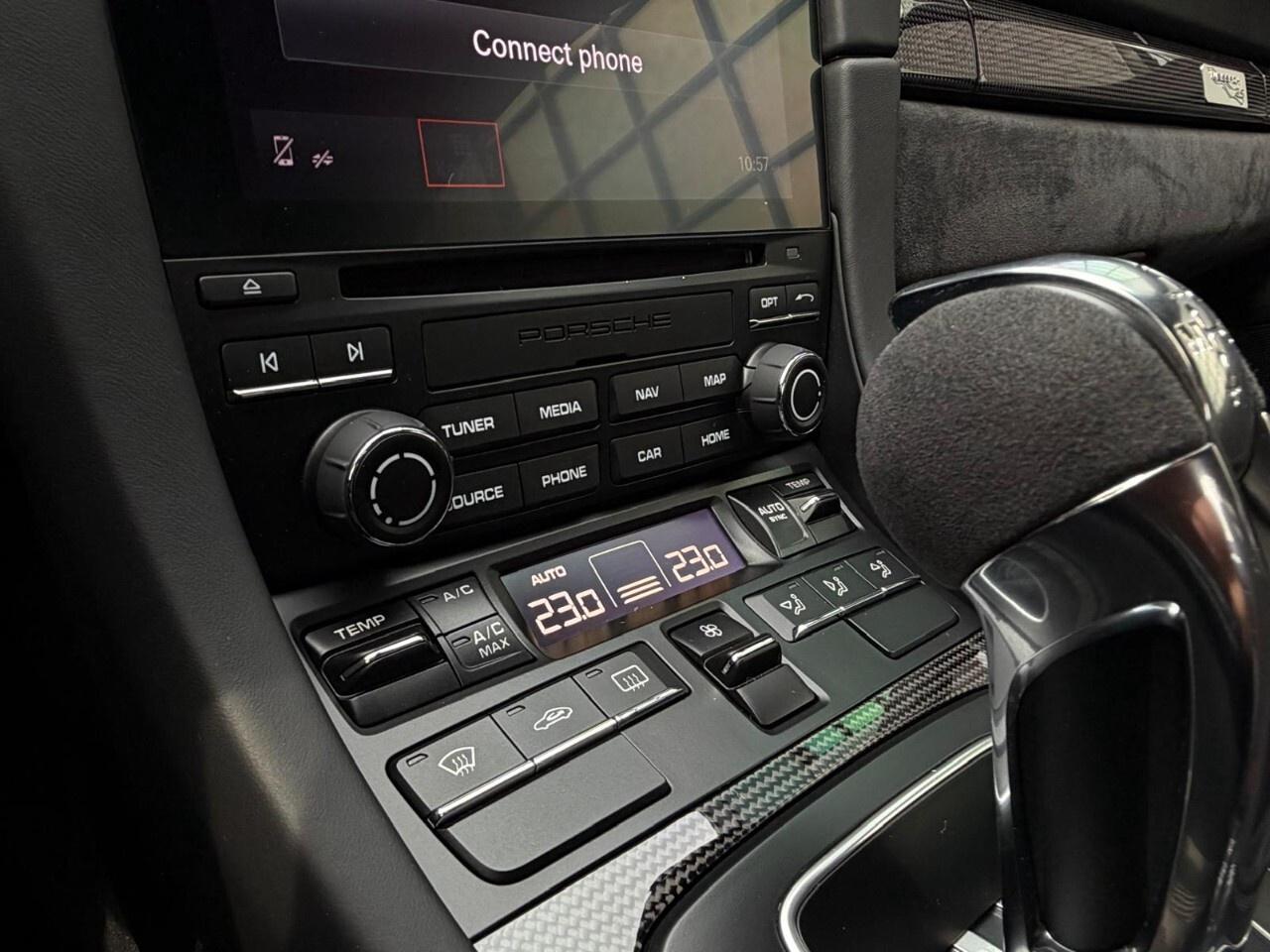 2018 Porsche 911 GT2 RS Coupe Photo