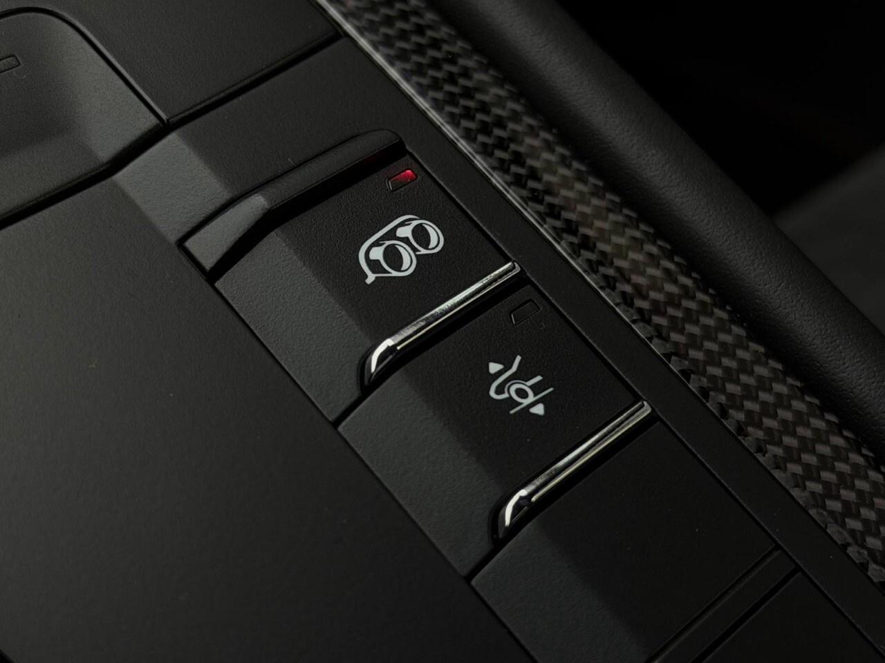 2018 Porsche 911 GT2 RS Coupe Photo