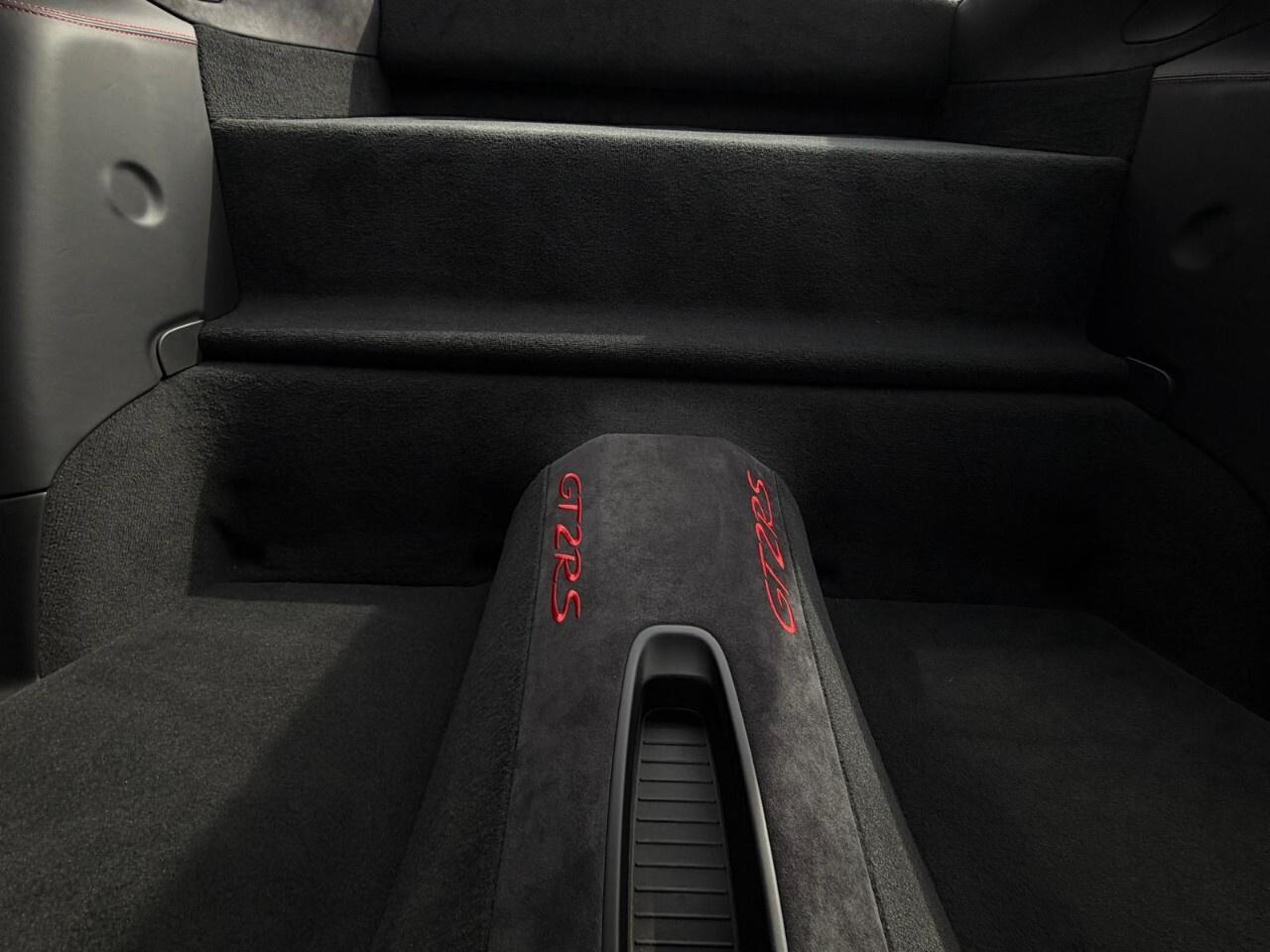 2018 Porsche 911 GT2 RS Coupe Photo