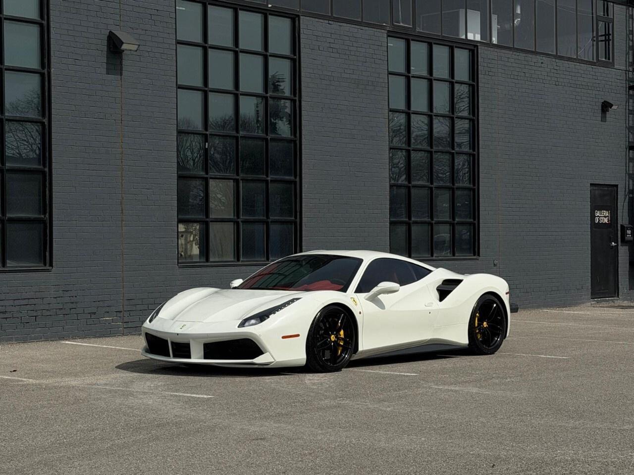 2018 Ferrari 488 GTB Coupe Photo2