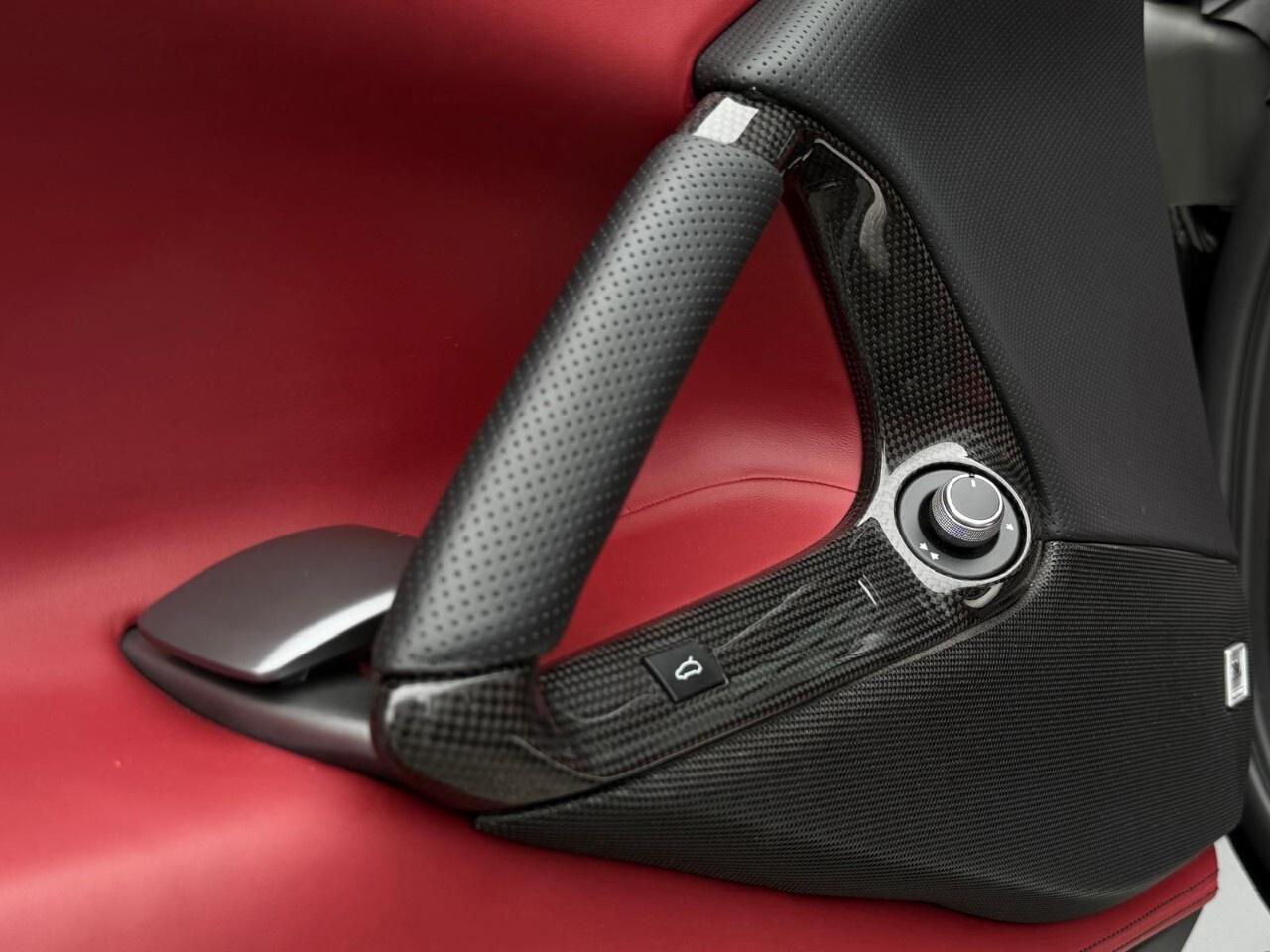 2021 Ferrari 812 GTS Convertible Photo