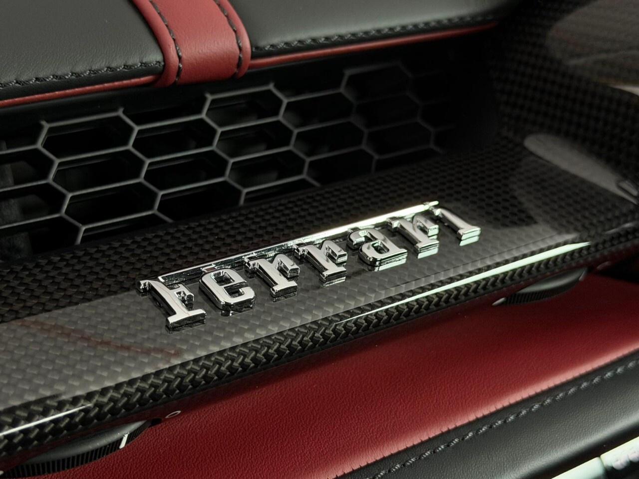 2021 Ferrari 812 GTS Convertible Photo