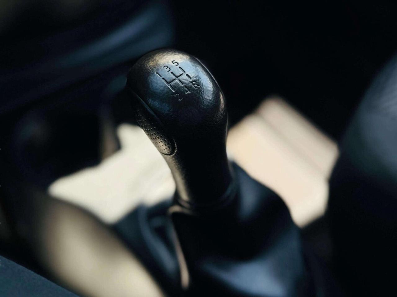 2015 Nissan Micra SV MANUAL Photo