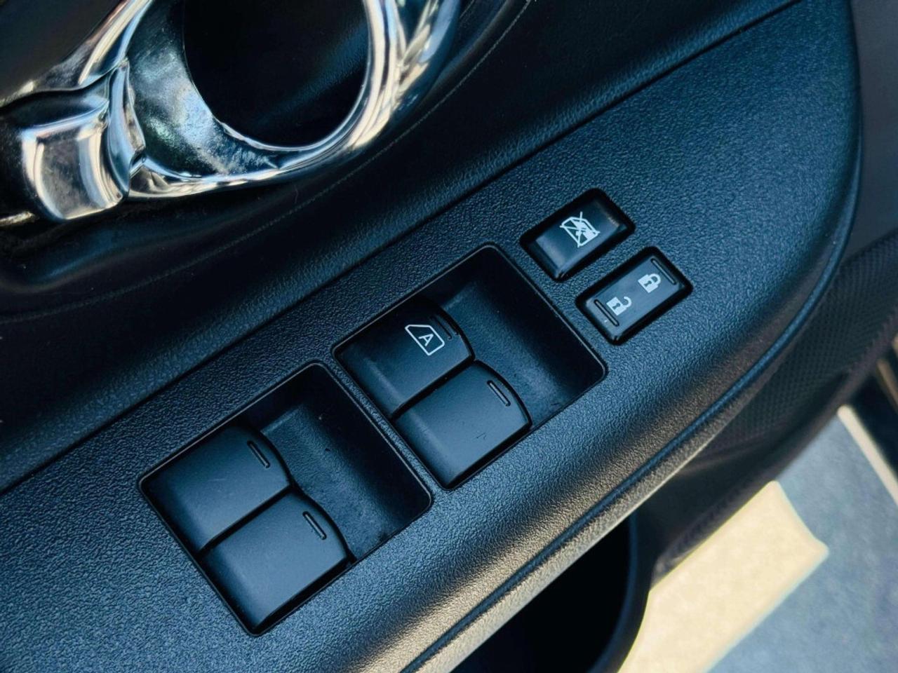 2015 Nissan Micra SV MANUAL Photo