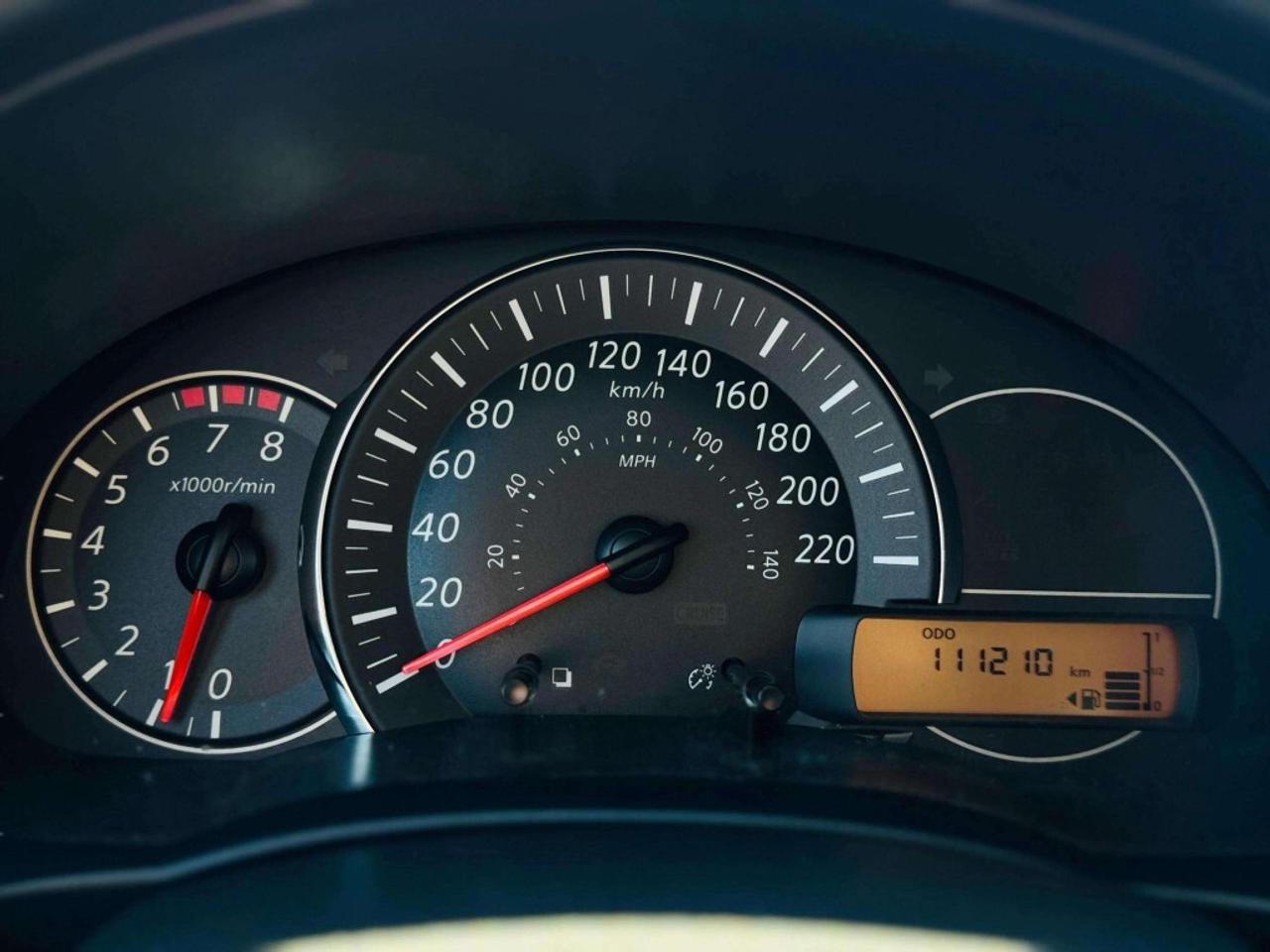 2015 Nissan Micra SV MANUAL Photo