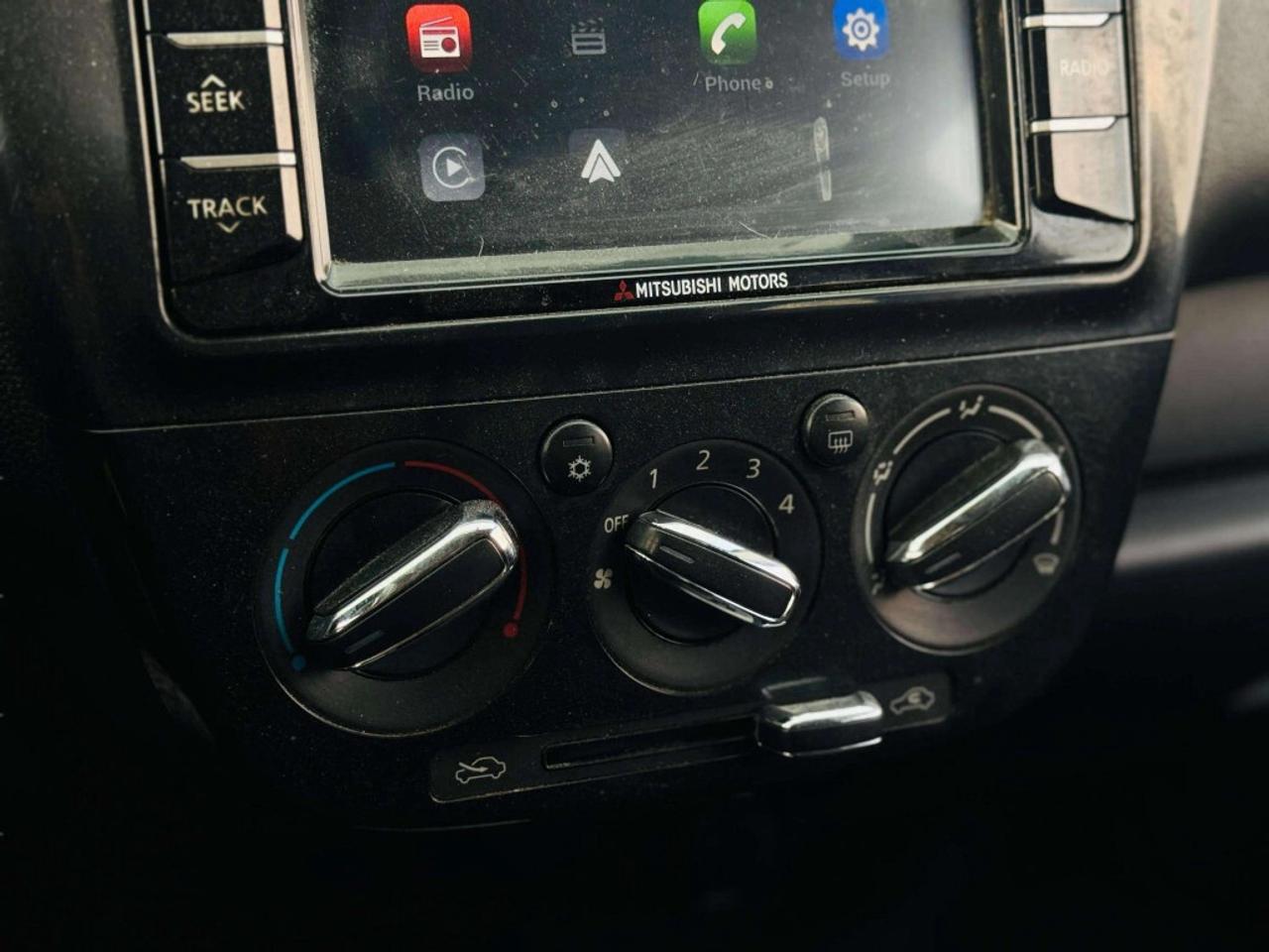 2018 Mitsubishi Mirage ES CVT Photo