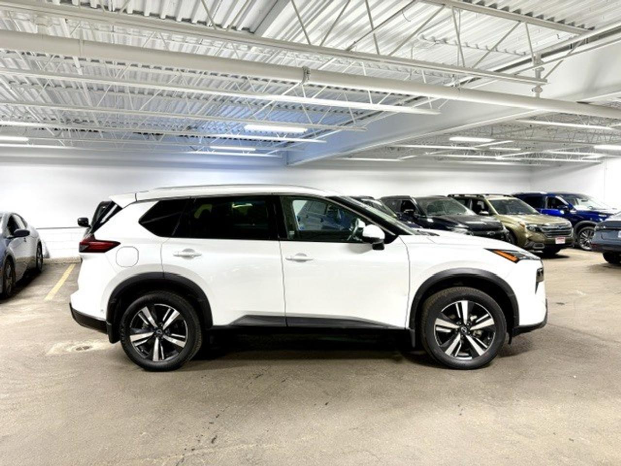 2024 Nissan Rogue SL, PRO-PILOT, LEATHER, GOOGLE MAPS, REMOTE START Photo