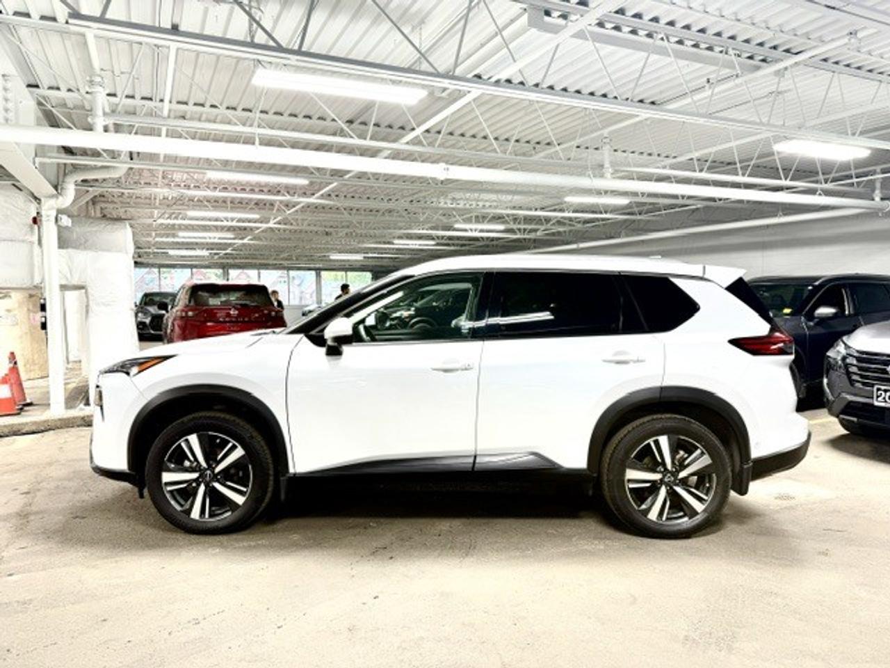 2024 Nissan Rogue SL, PRO-PILOT, LEATHER, GOOGLE MAPS, REMOTE START Photo