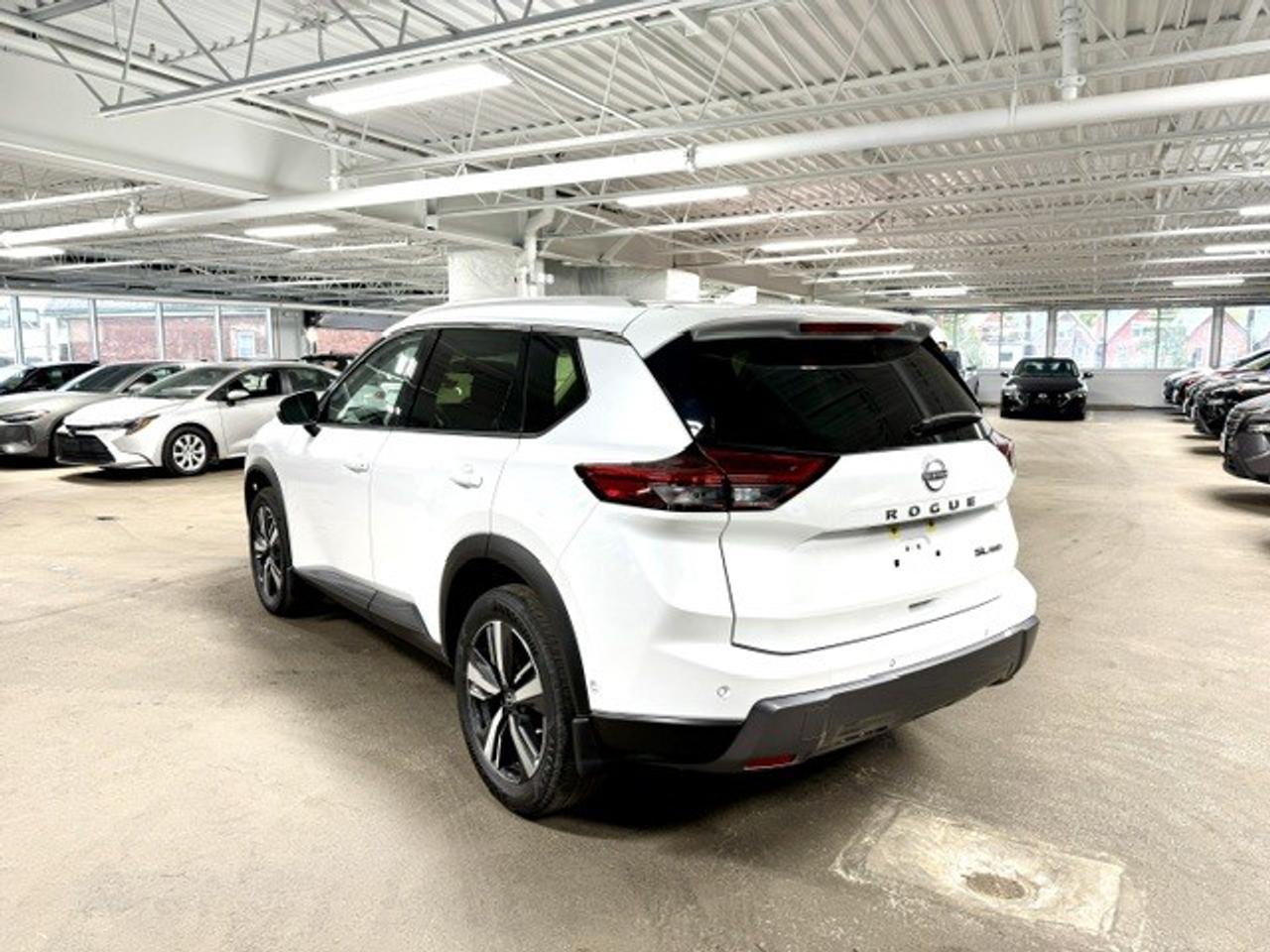 2024 Nissan Rogue SL, PRO-PILOT, LEATHER, GOOGLE MAPS, REMOTE START Photo