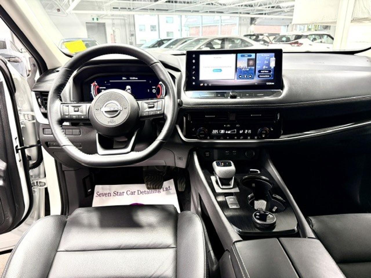 2024 Nissan Rogue SL, PRO-PILOT, LEATHER, GOOGLE MAPS, REMOTE START Photo