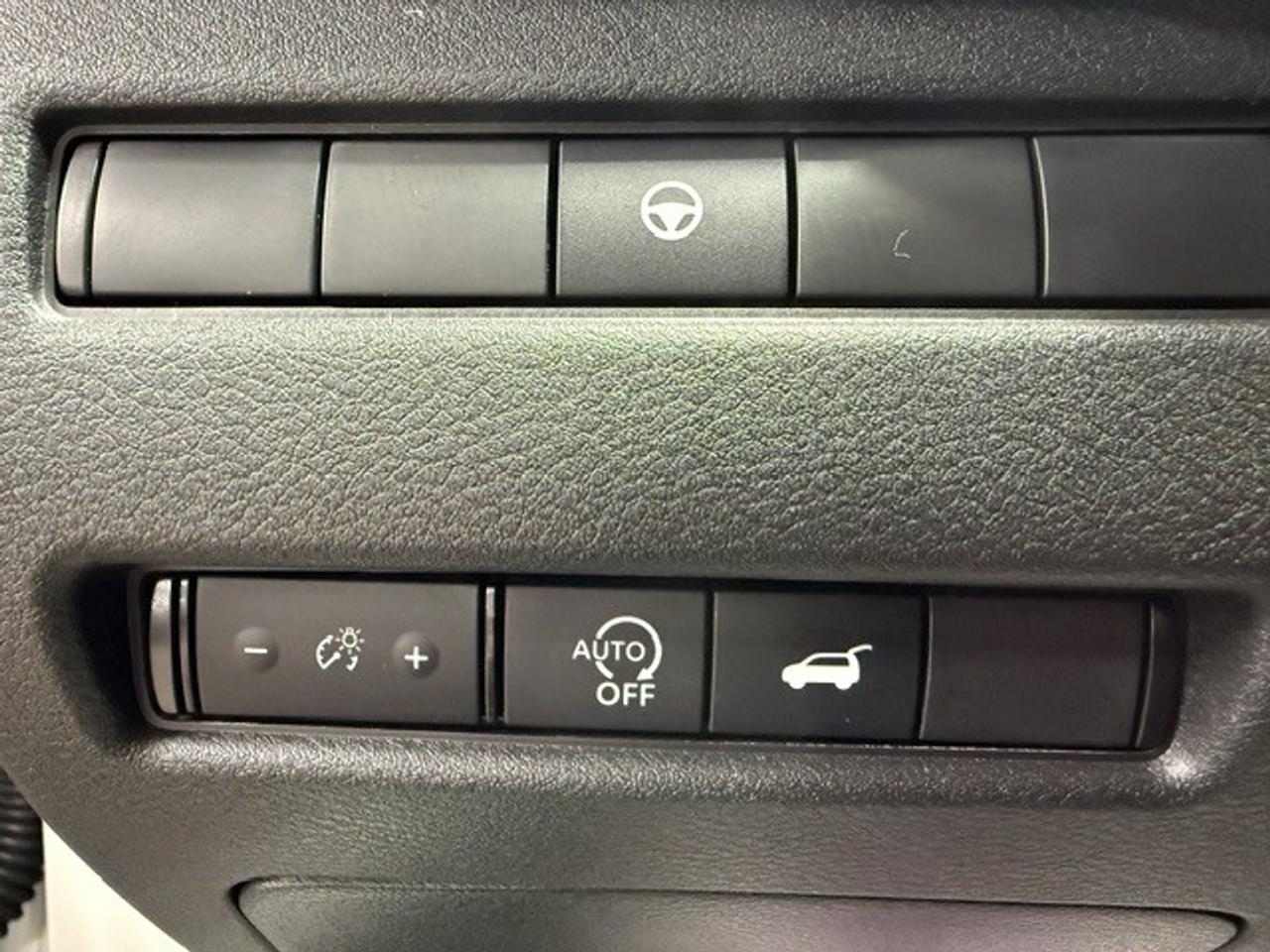 2024 Nissan Rogue SL, PRO-PILOT, LEATHER, GOOGLE MAPS, REMOTE START Photo