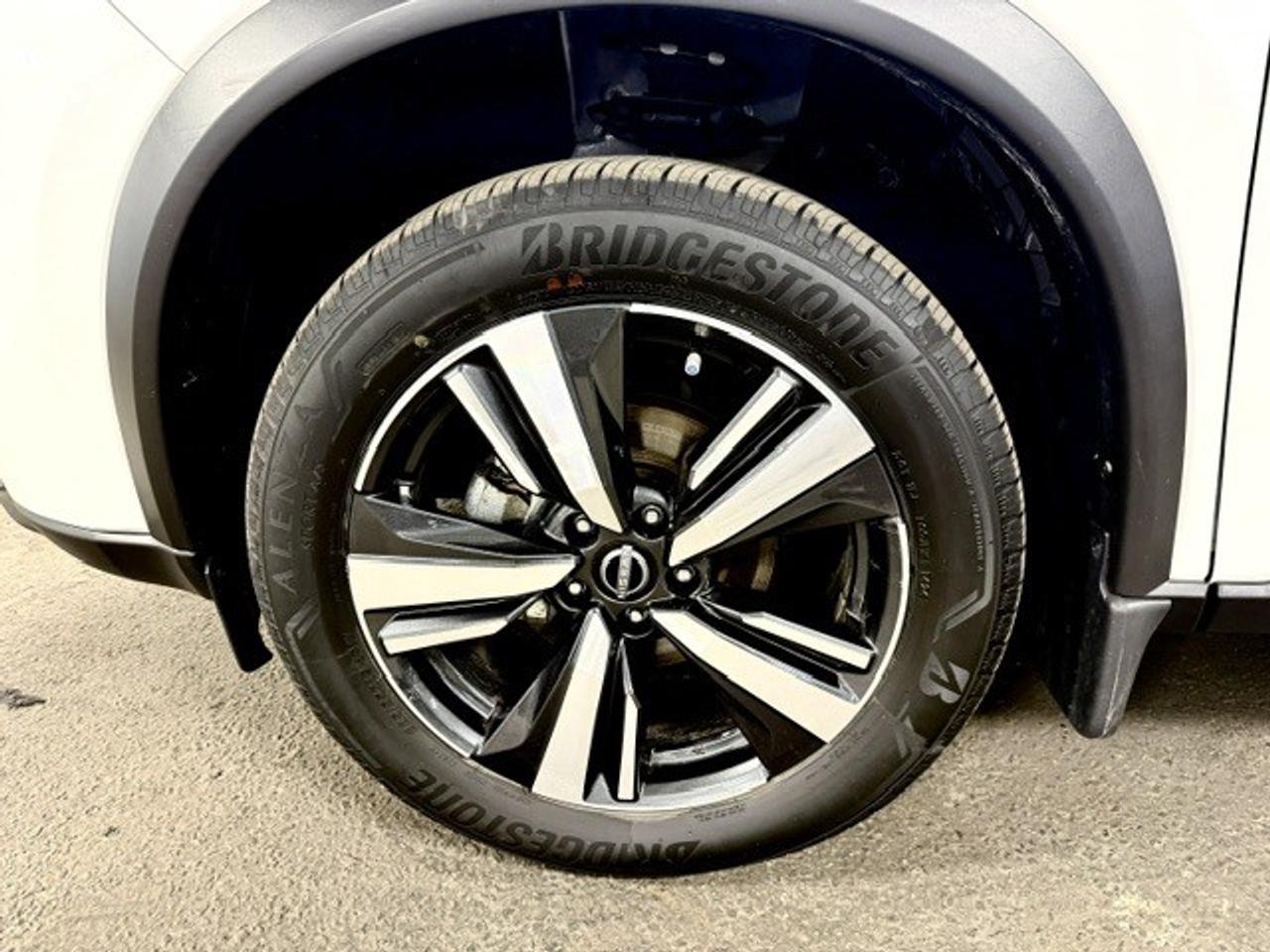 2024 Nissan Rogue SL, PRO-PILOT, LEATHER, GOOGLE MAPS, REMOTE START Photo
