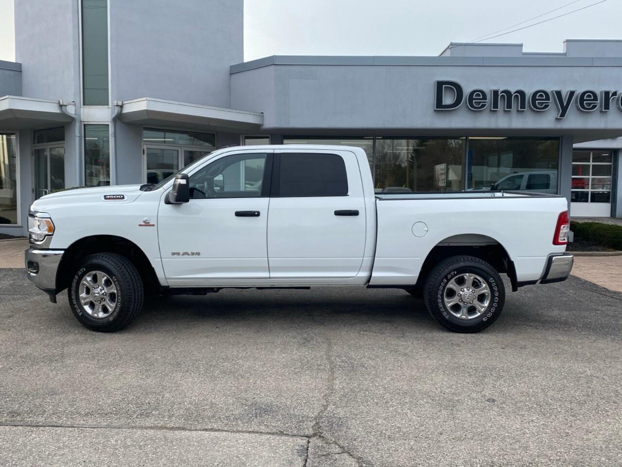 2024 RAM 3500 Big Horn 4x4 Crew Cab 6'4 Box Photo