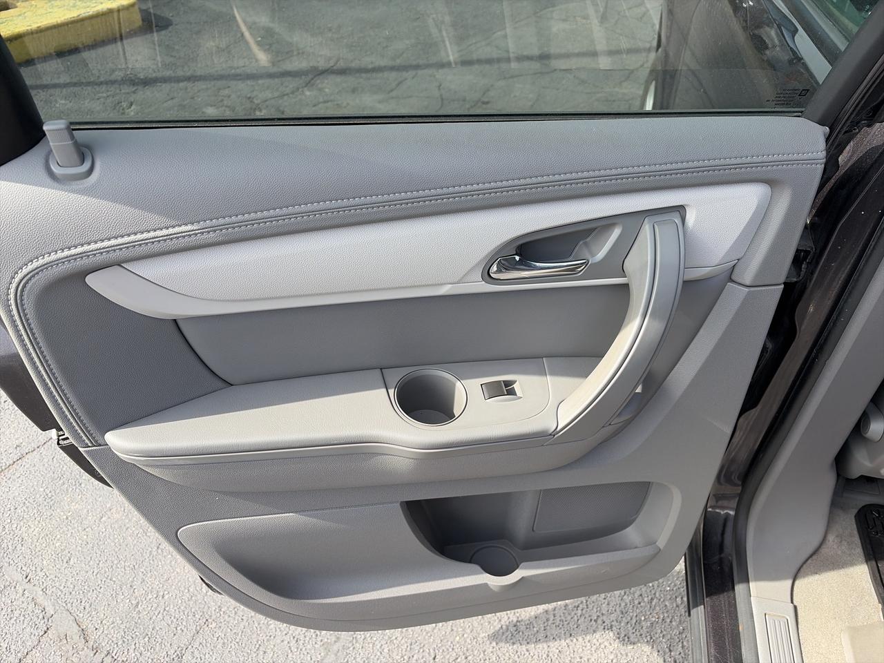 2016 Chevrolet Traverse LS-7 PASS-AWD-CLEAN Photo