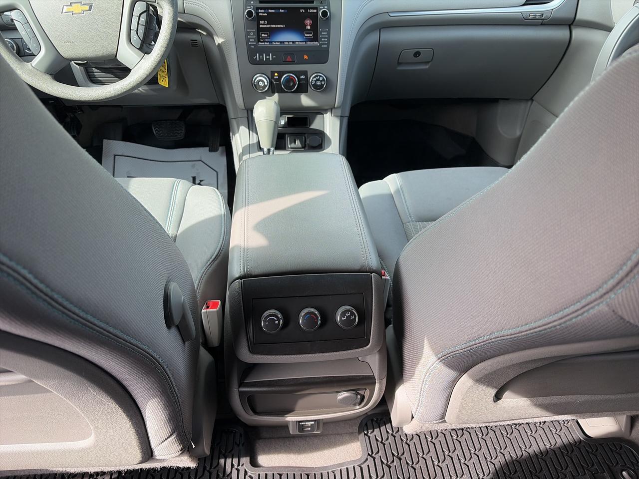 2016 Chevrolet Traverse LS-7 PASS-AWD-CLEAN Photo