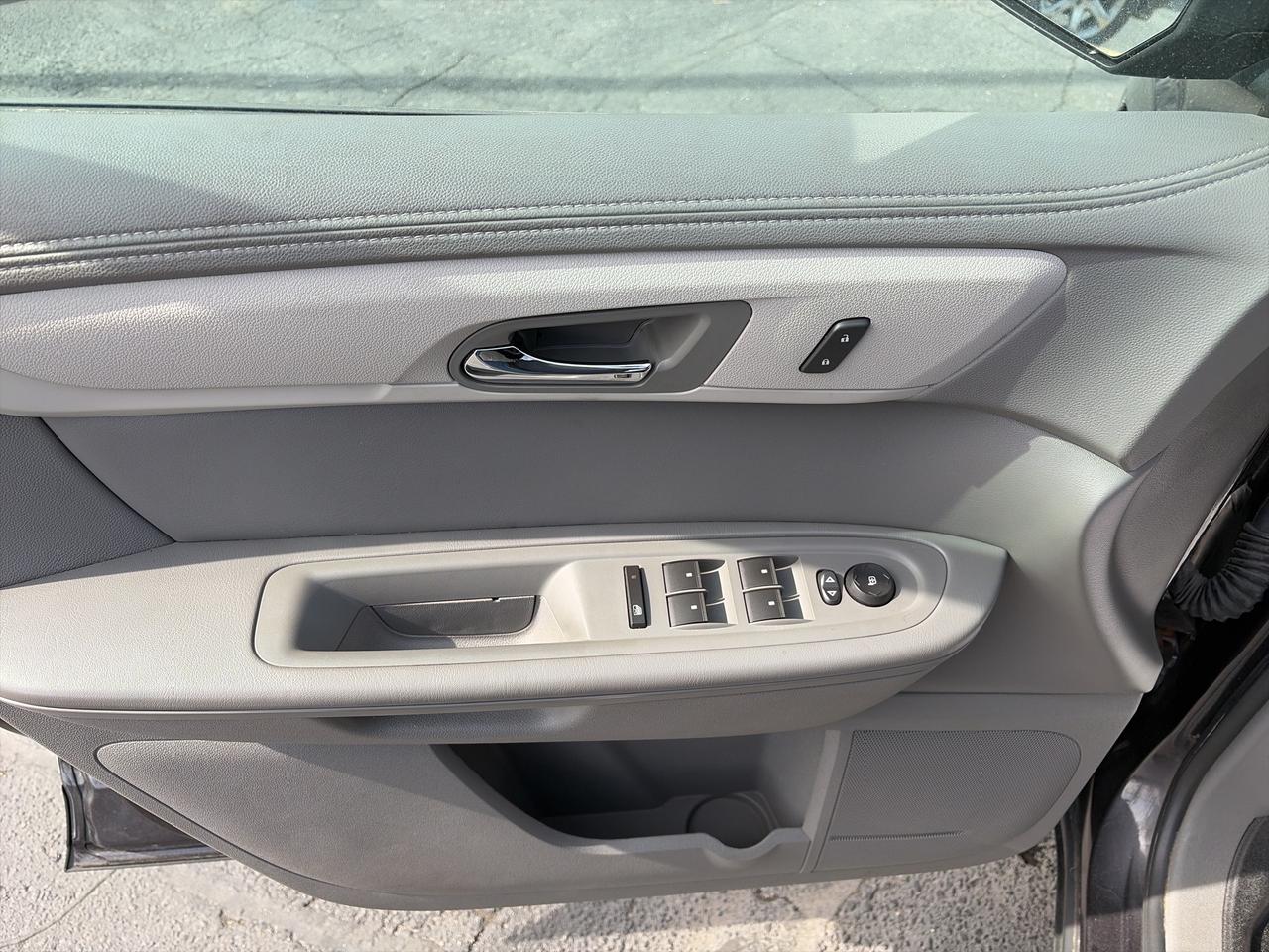 2016 Chevrolet Traverse LS-7 PASS-AWD-CLEAN Photo