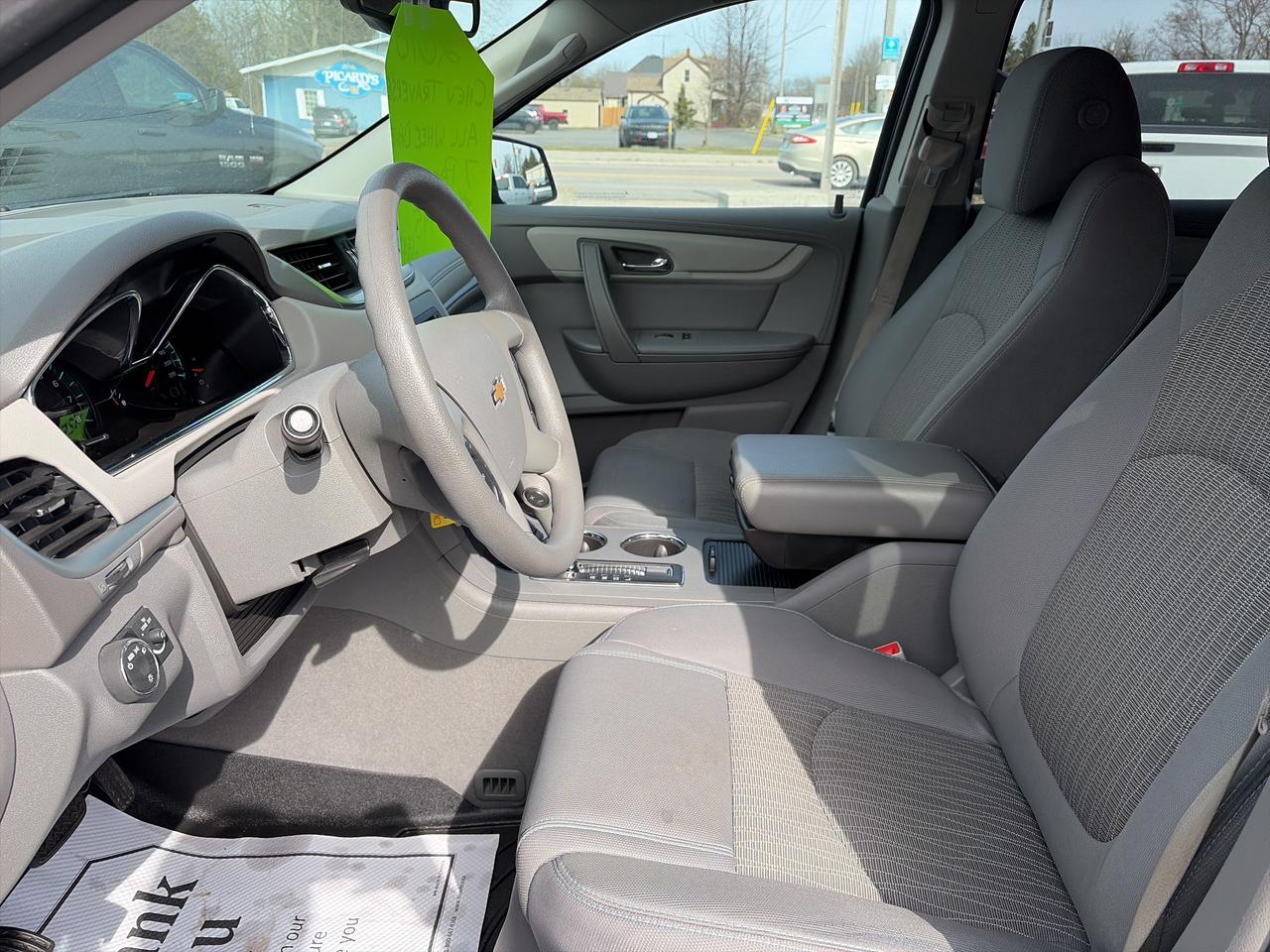 2016 Chevrolet Traverse LS-7 PASS-AWD-CLEAN Photo