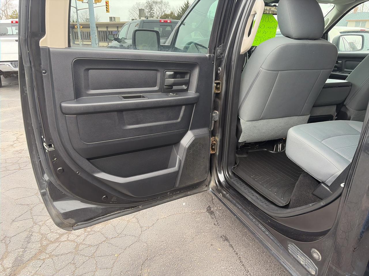 2015 RAM 1500 ST-5.7-4X4-ONE OWNER Photo