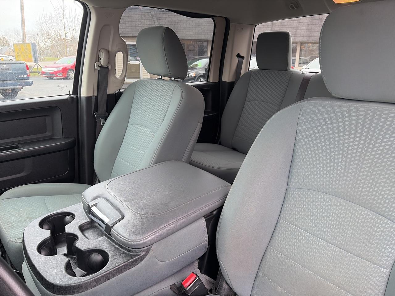 2015 RAM 1500 ST-5.7-4X4-ONE OWNER Photo