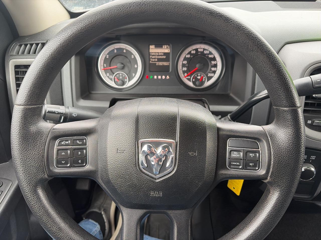 2015 RAM 1500 ST-5.7-4X4-ONE OWNER Photo