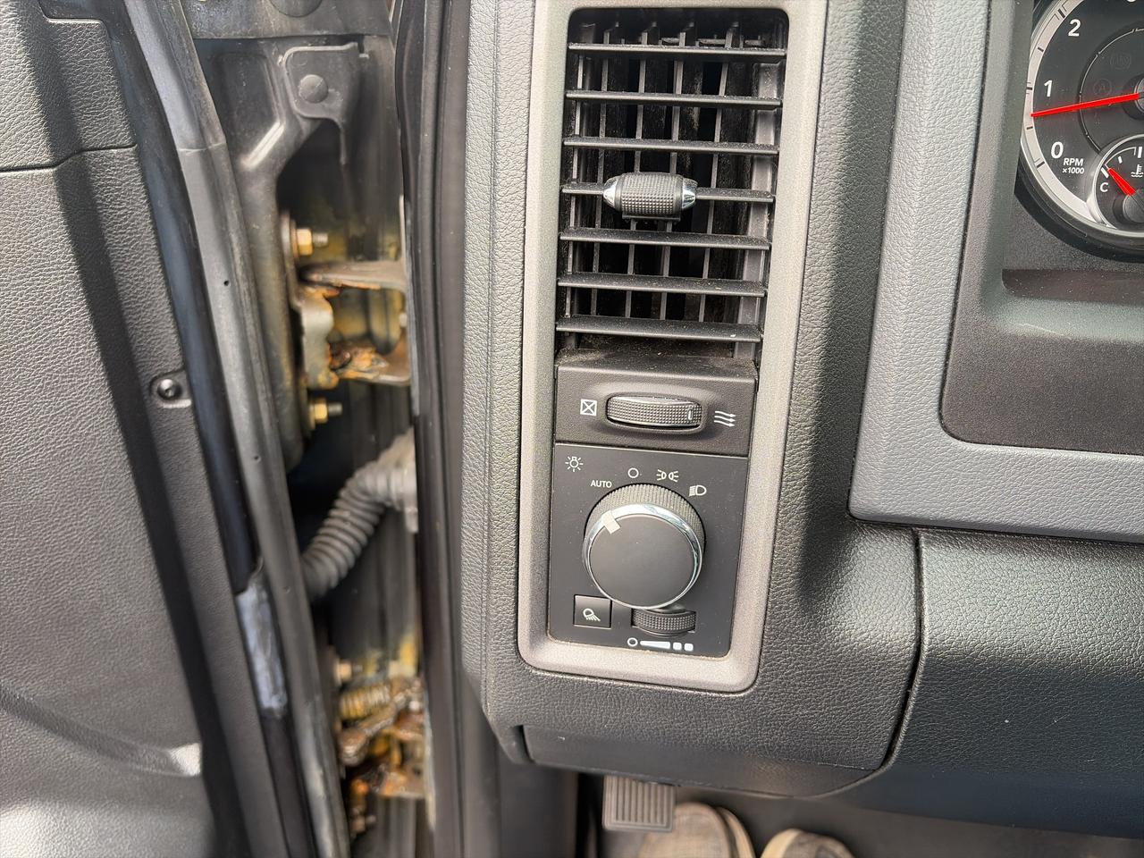 2015 RAM 1500 ST-5.7-4X4-ONE OWNER Photo