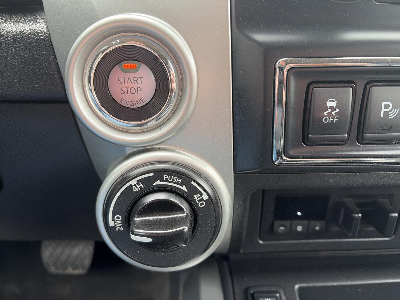 2018 Nissan Titan XD PRO-4X-LEATHER-LOADED-CLEAN Photo