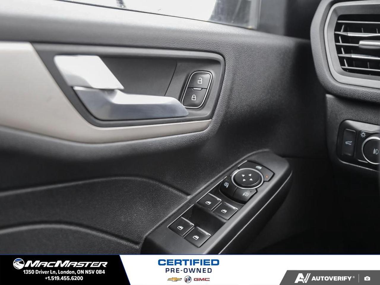 2022 Ford Escape SEL 4dr All-Wheel Drive Photo